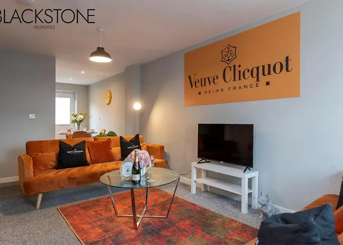 Champagne House - 4 Bed Property Plus 2 Sofa Beds By Bpne